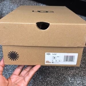 UGG Women's Ankle Boots - Tan